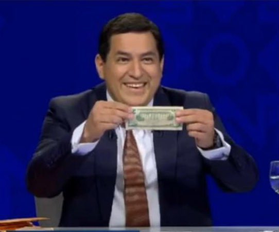 CuenteroMuisne's tweet photo. Ese billete salió de:
—Las reservas del Banco Central. Dale like.
—De sobornos. Dale retuit. https://t.co/lSlM7q74gu