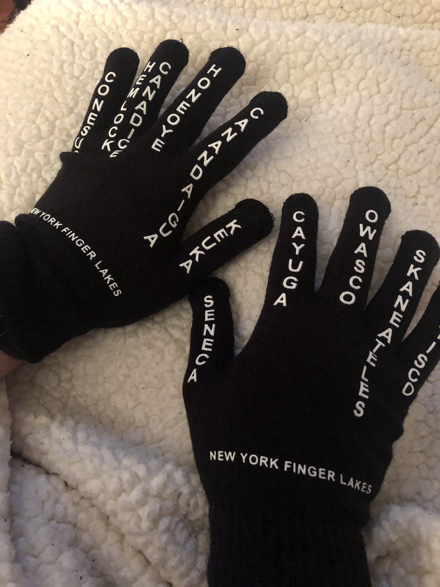plusjake's tweet photo. My hands look like this so hers can look like this https://t.co/K3xIUPNMjn