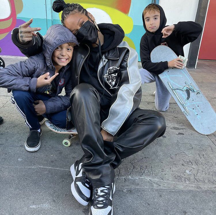 islandheaux_'s tweet photo. Rih today in LA https://t.co/o2NUQm29mY