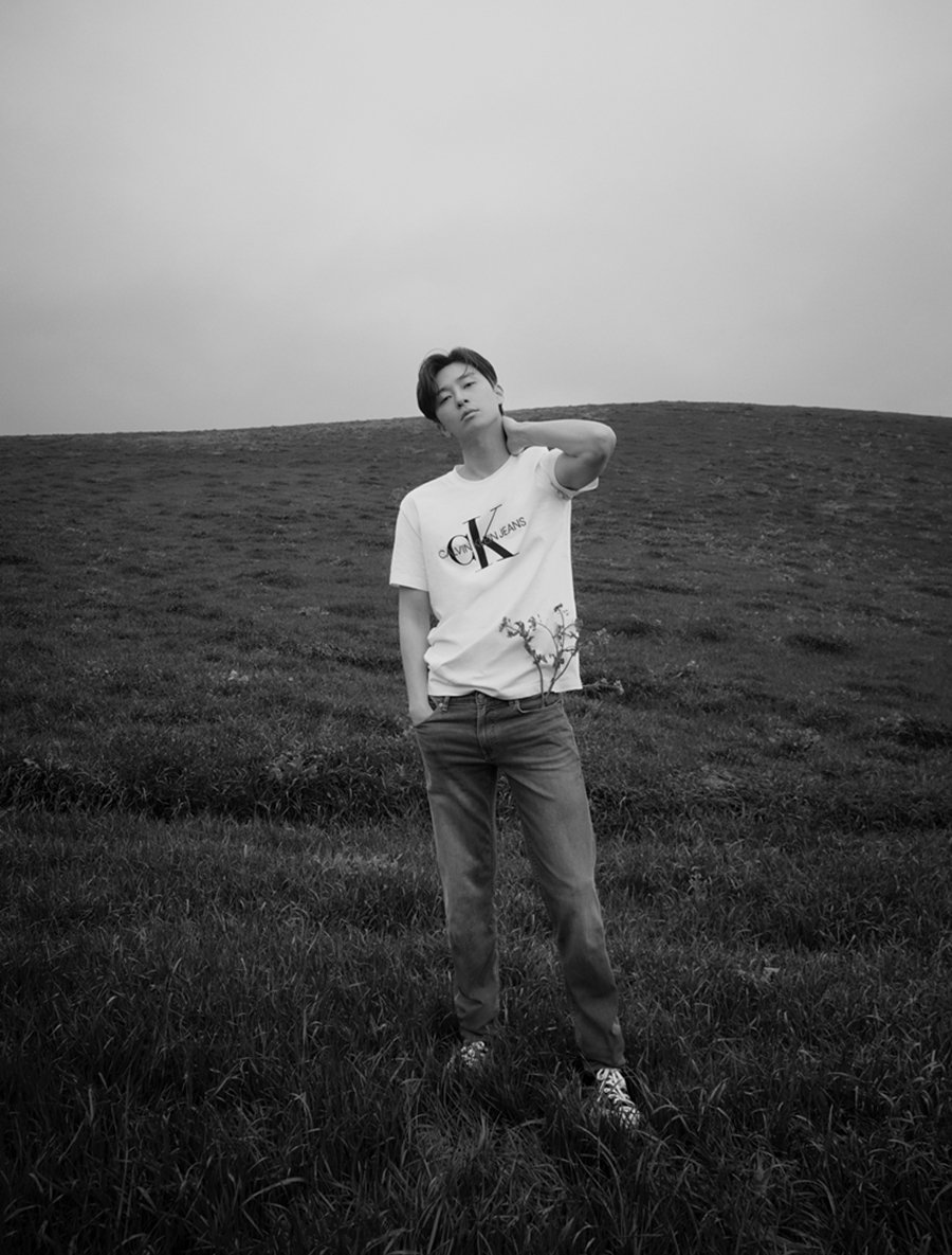 Psj아이시떼루 Psj Aisiteru Calvin Klein 패션톡톡 Naverポストより Calvin Klein Jeans X パク ソジュン グラビアファッション公開 Ckデニム メンズジーンズ Tシャツ デニムジャケットコーディネート T Co qvqitnyg