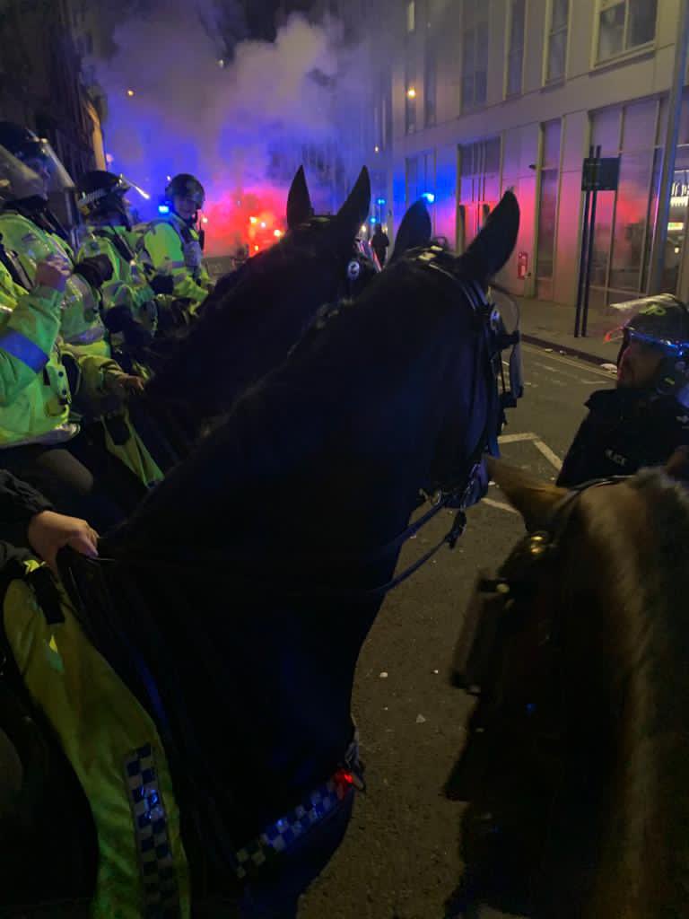 ASPoliceHorses tweet media