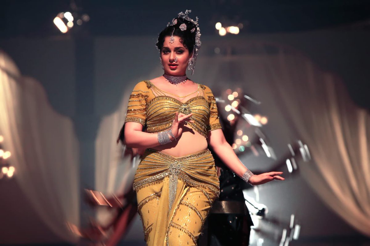 KanganaTeam's tweet photo. One day to go for the trailer launch of #Thalaivi 
Gaining 20 kgs and loosing it all back within a span of few months wasn’t the only challenge that I faced while filming this Epic Biopic, wait is getting over just in few hours Jaya will be your forever ❤️ https://t.co/yeLDPfCdFQ