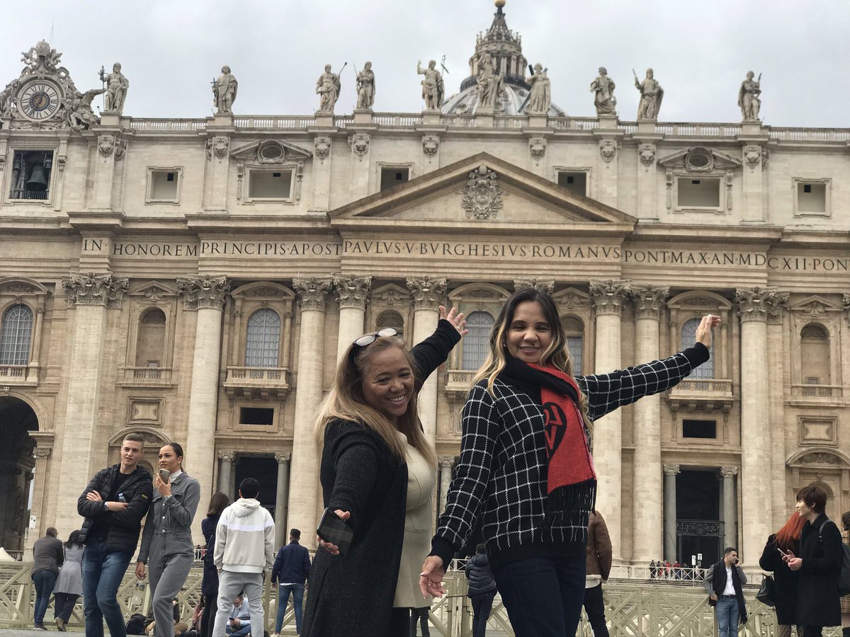 srgloady's tweet photo. @glo574 @MCambsl Sa gilid ng Vatican , papasok sa vatican we went there last Feb 2020 https://t.co/rxaUQm64sm
