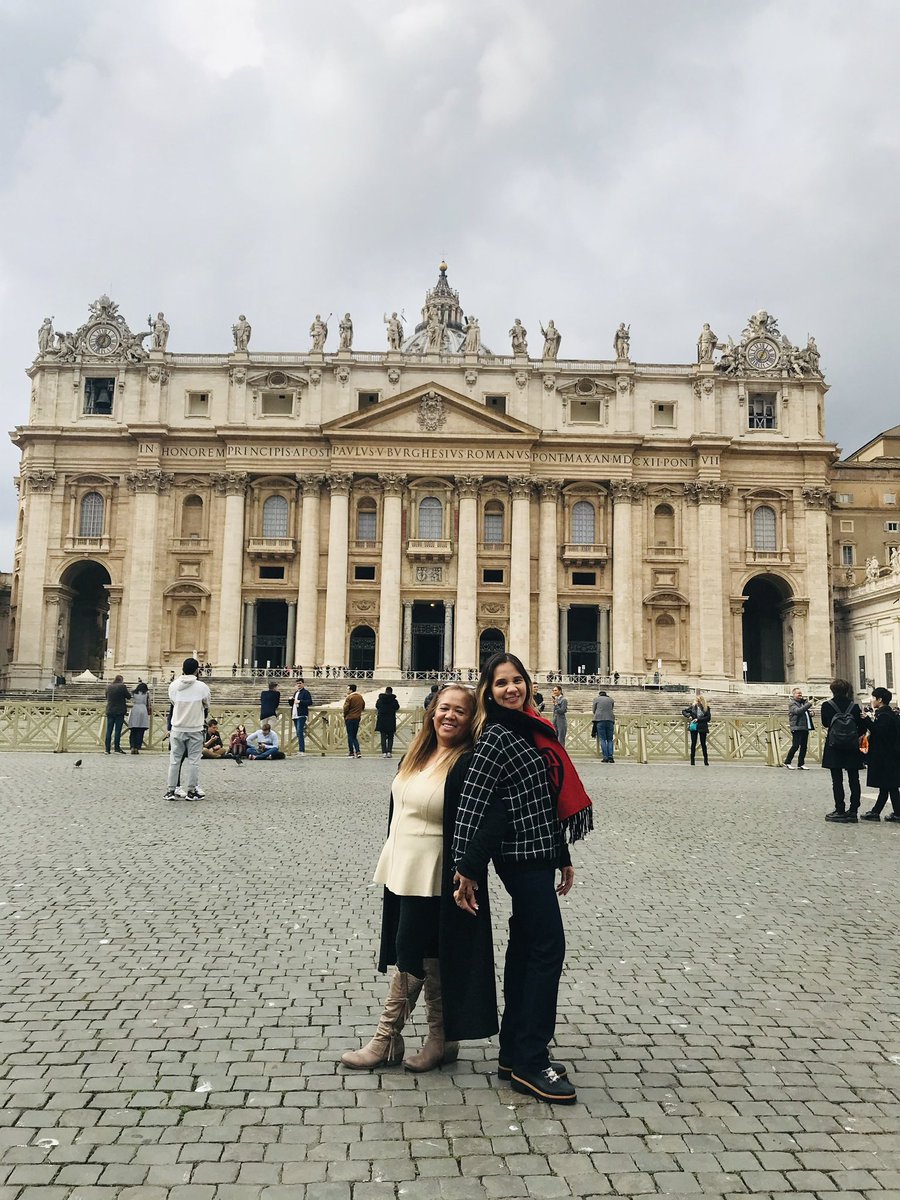 srgloady's tweet photo. @glo574 @MCambsl Sa gilid ng Vatican , papasok sa vatican we went there last Feb 2020 https://t.co/rxaUQm64sm