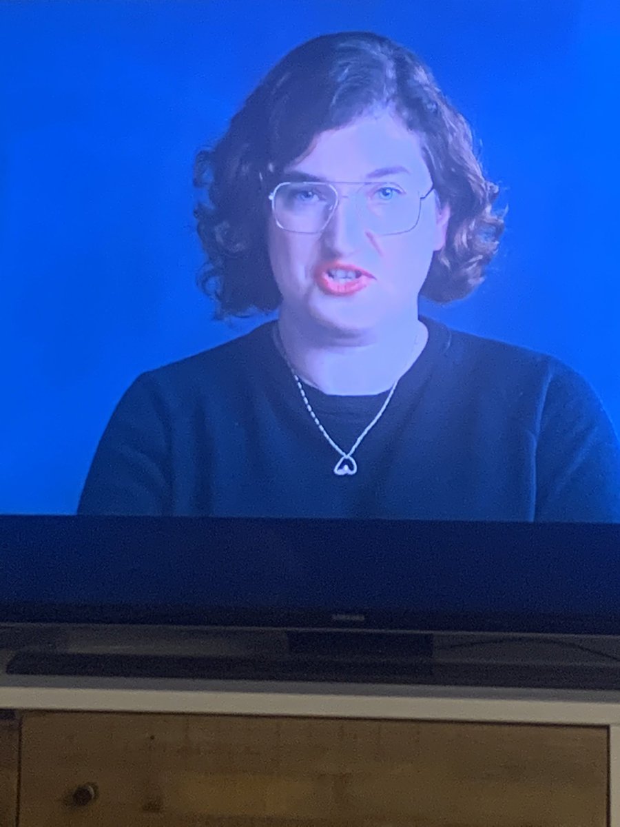 jennelane's tweet photo. @frynaomifry Lipstick on 🔥!!! What color is it?#collegeadmissionsscandal https://t.co/NVKe7PbWfG