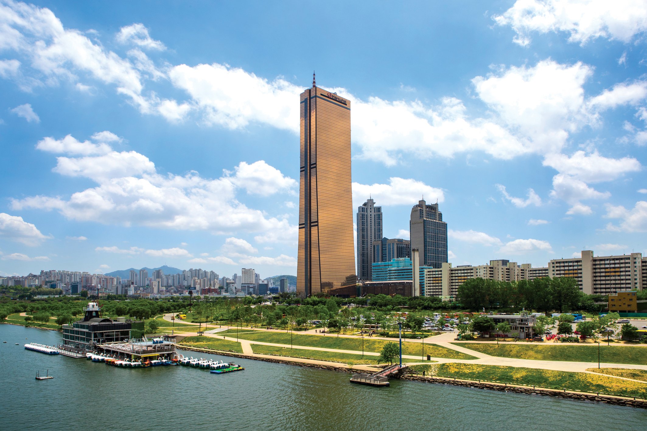 韓国観光公社 東京支社 63ビルディング ソウルのランドマークの1つであるこちらの観光地は 汝矣島に位置し 目の前には漢江が広がります レストランンや展望台 水族館など ここだけで1日楽しめますよ 詳細情報 住所 ソウル特別市 永登浦区 汝