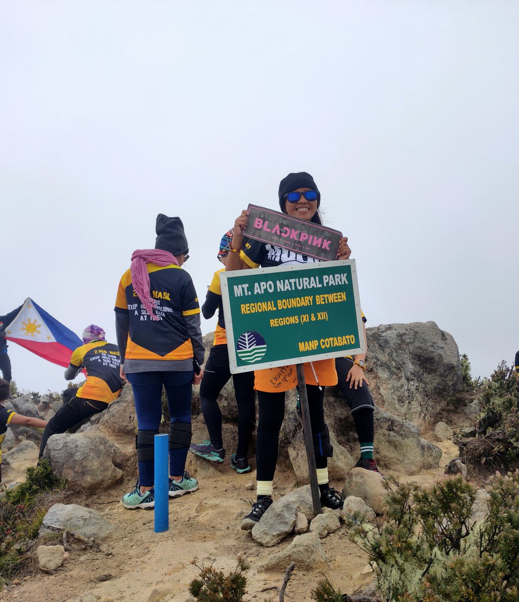 WindSea9's tweet photo. Just a simple blink brought @BLACKPINK to the highest peak in the Philippines, Mt. Apo. 
@BLACKPINK_PHL
I love you Queens!
#rosé #jennie #lisa #jisoo https://t.co/ZnSpEt30fJ