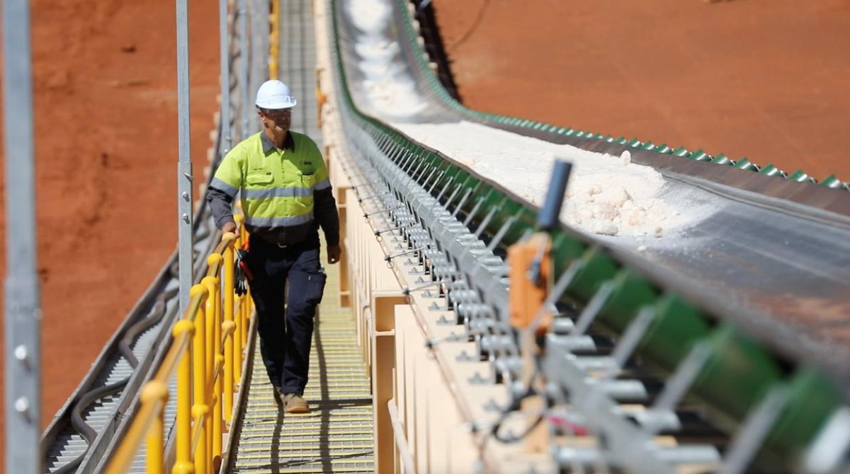 so4_asx's tweet photo. A momentous day for the company and everyone involved in the development of Lake Way.

History made with potassium-rich salts fed into an SOP for the first time in Australia.

https://t.co/p6kDNg60XQ

$SO4 $SO4.ax #potash #fertiliser #sustainability #growwithus #SOP #SO4 https://t.co/SnOZz7Pozu