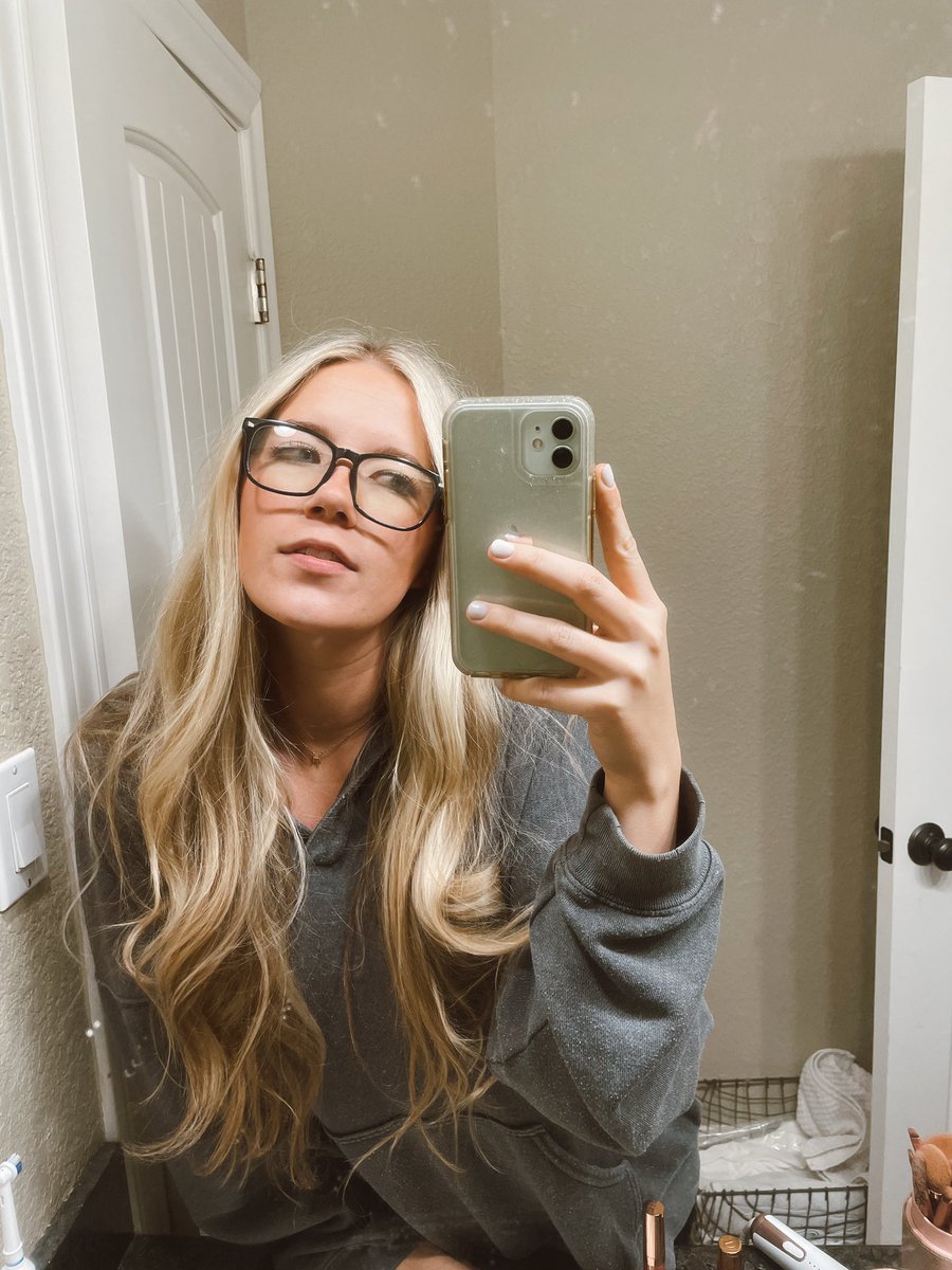 HannaBlayne23's tweet photo. Oh, hi Twitter https://t.co/k9VP8EtgOj