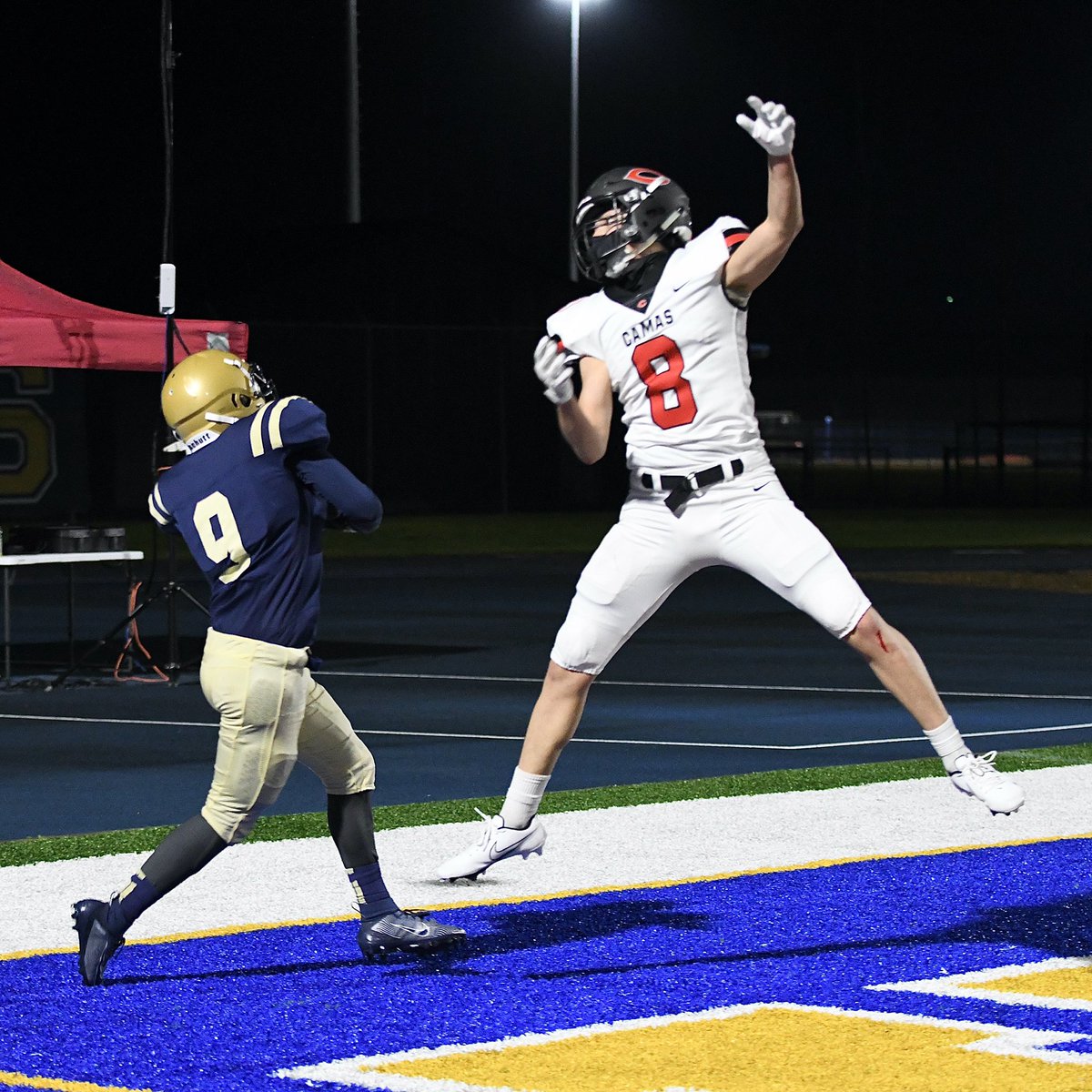 ItIsPhotoTime's tweet photo. Broke up a TD pass... @connermurphy17 https://t.co/iKWypIwL6u