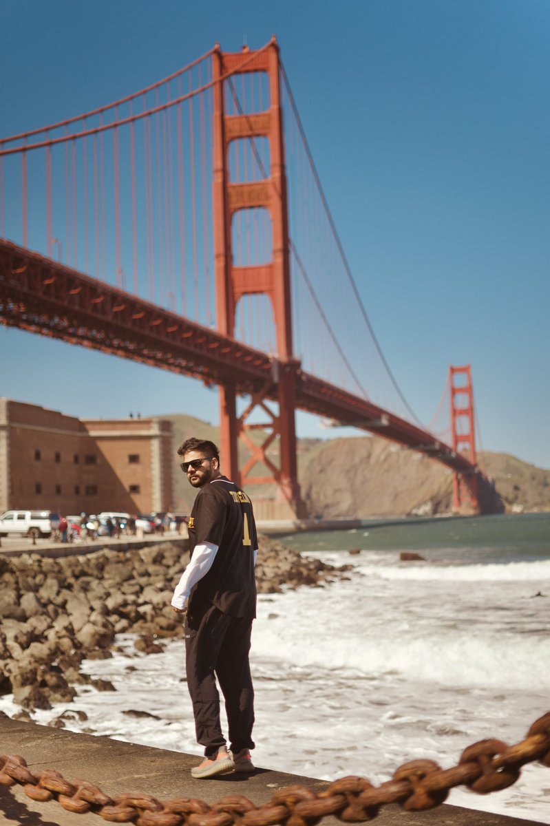 ਜਿਸ ਨੂੰ ਮੈਂ ਦੀ ਹਵਾ ਲੱਗੀ,
ਉਸਨੂੰ ਫੇਰ ਨਾ ਦਵਾ ਲੱਗੀ ਤੇ ਨਾ ਦੁਆ ਲੱਗੀ. 😅