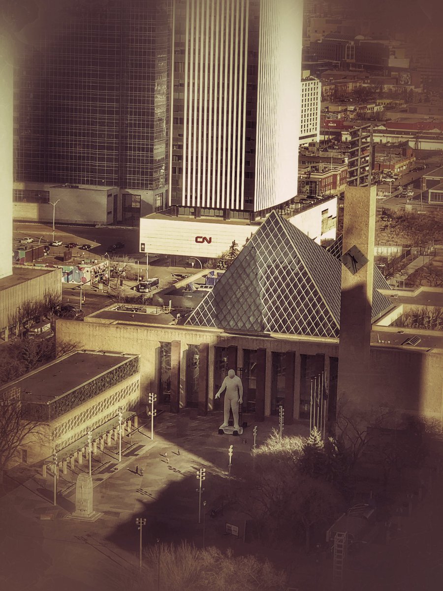 LeanneDelong's tweet photo. An adventure through the city.
#photoart #yeg #cityscape #photography #art #buildingartyeg #cityphotography https://t.co/7BDQdAstRU