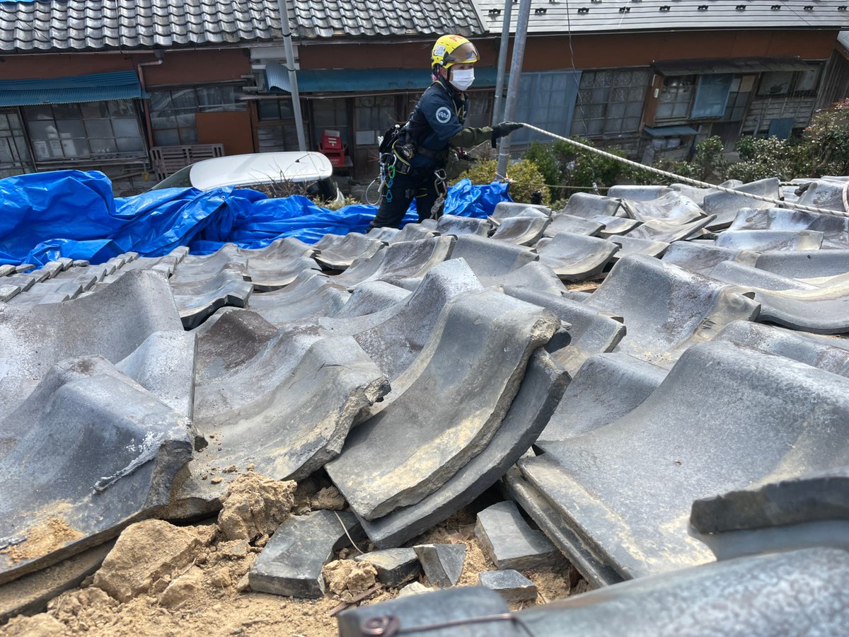 peace_boat's tweet photo. Emergency Relief for 2021 Fukushima Prefecture Offshore Earthquake: In response to a request from the Yamamoto-cho Social Welfare Council (Miyagi Prefecture), PBV started relief activities by experienced staff in March to support roofing repairs. More: https://t.co/JZhyUFg58b https://t.co/GljYDmEI5Y