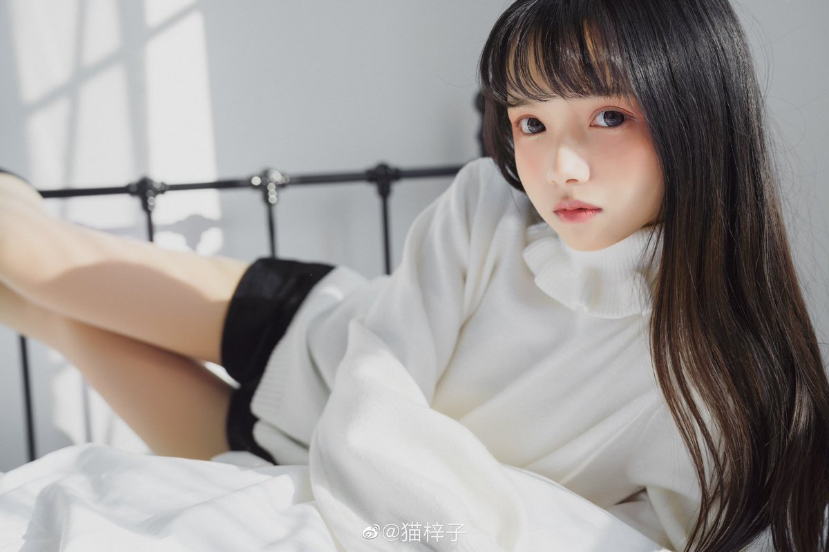 猫梓子on Twitter 若问哪个时刻最是喜欢 那一定是此刻 毛衣温暖 窗明几净 阳光甚好