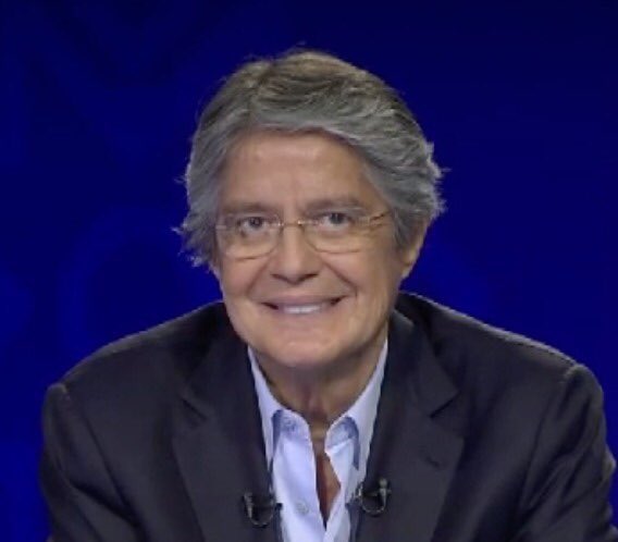 nikole_torres_a's tweet photo. ¿Cómo va la tesis? https://t.co/jZLsXGfWQl