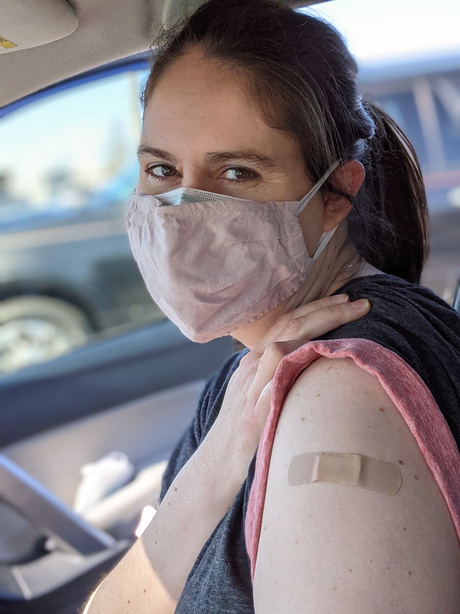 .<a href="/MartinLeicht/">Martin Leicht</a> took this photo of me right after my first shot today. Feeling pretty darn good. #CovidVaccine #longhaulers