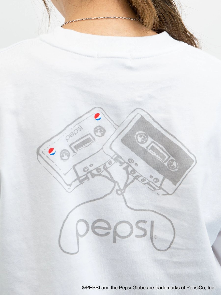 「Pepsi」earth music&ecology 別注ロンTがWEB限定で登場！ 世界中で親しまれているアメリカ発のドリンク「ペプシ」のモチーフプリントロンTが入荷しました！遊び心がある背面のイラストデザインが目を引き、胸元のロゴもシンプルな着こなしにアクセントをプラス🌟⏩