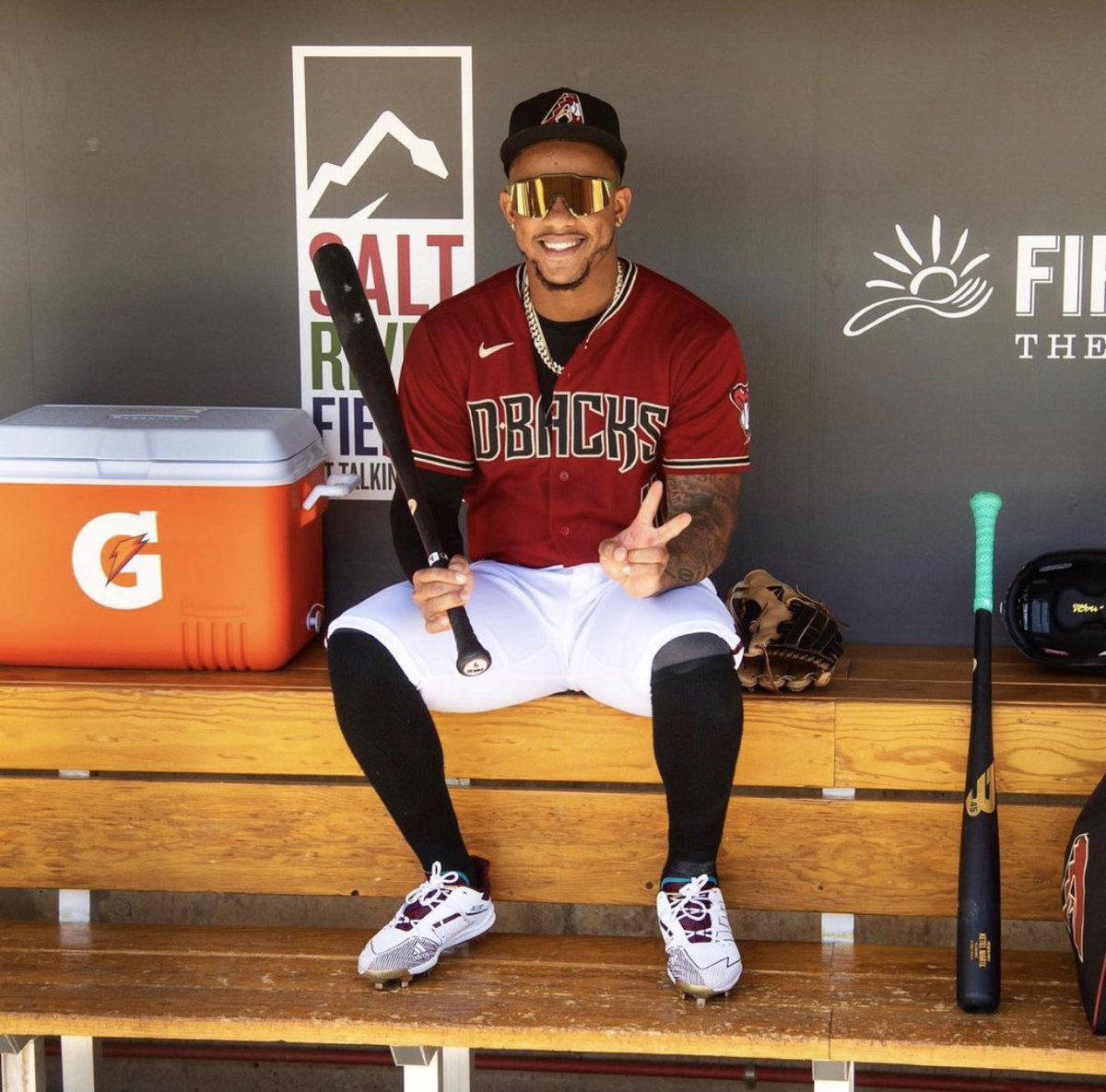 Dios primero que todo con Dios amén.