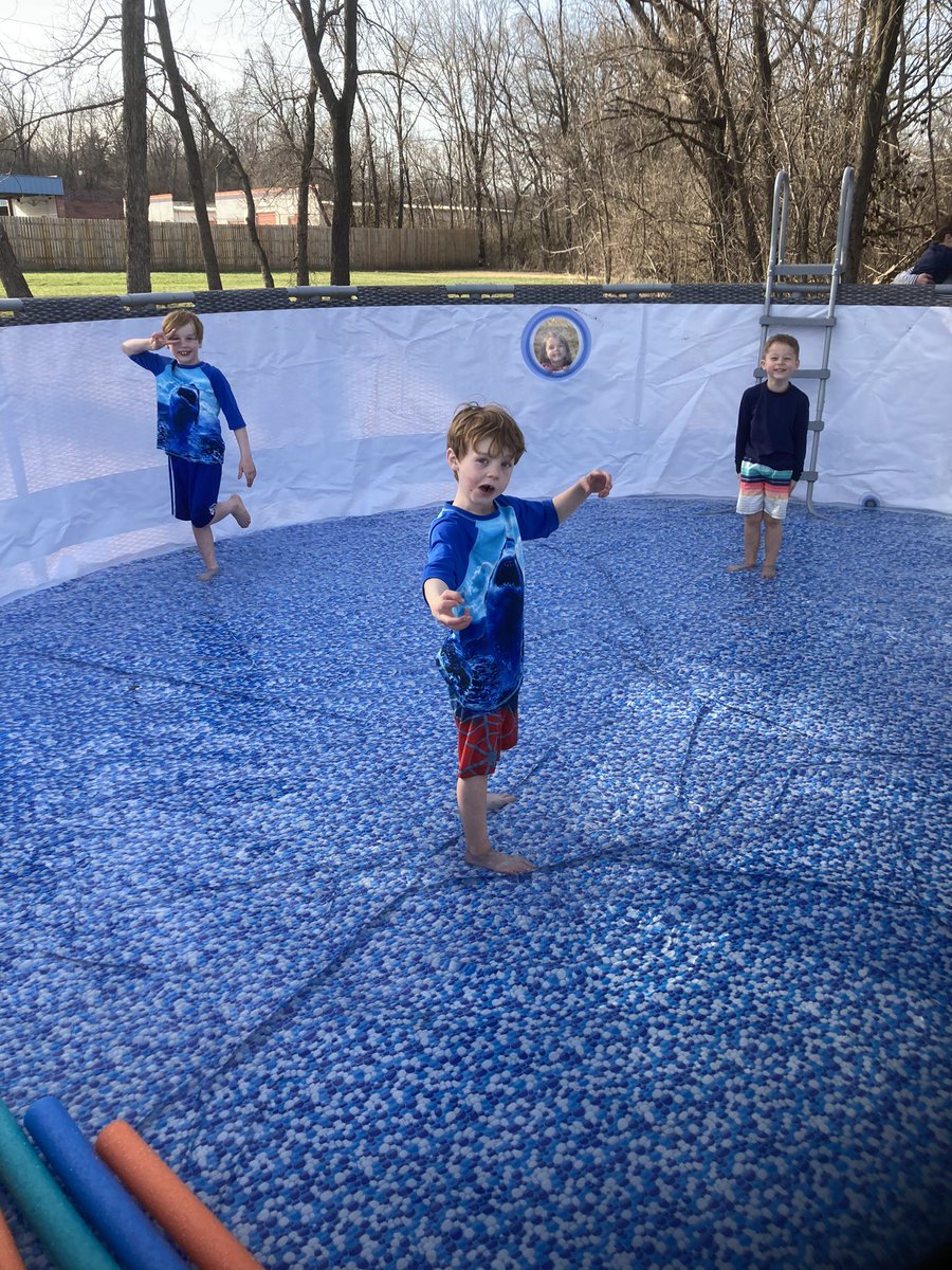 Breejoice's tweet photo. So glad to see the sun today! Weβre busy getting the Swim Vista Series ll ginormous power steel pool set up and filled for our @Tryazon party! It really is a gorgeous backyard pool! #tryazon #bestwayspringswim #bestway https://t.co/aVbtY9YNb4