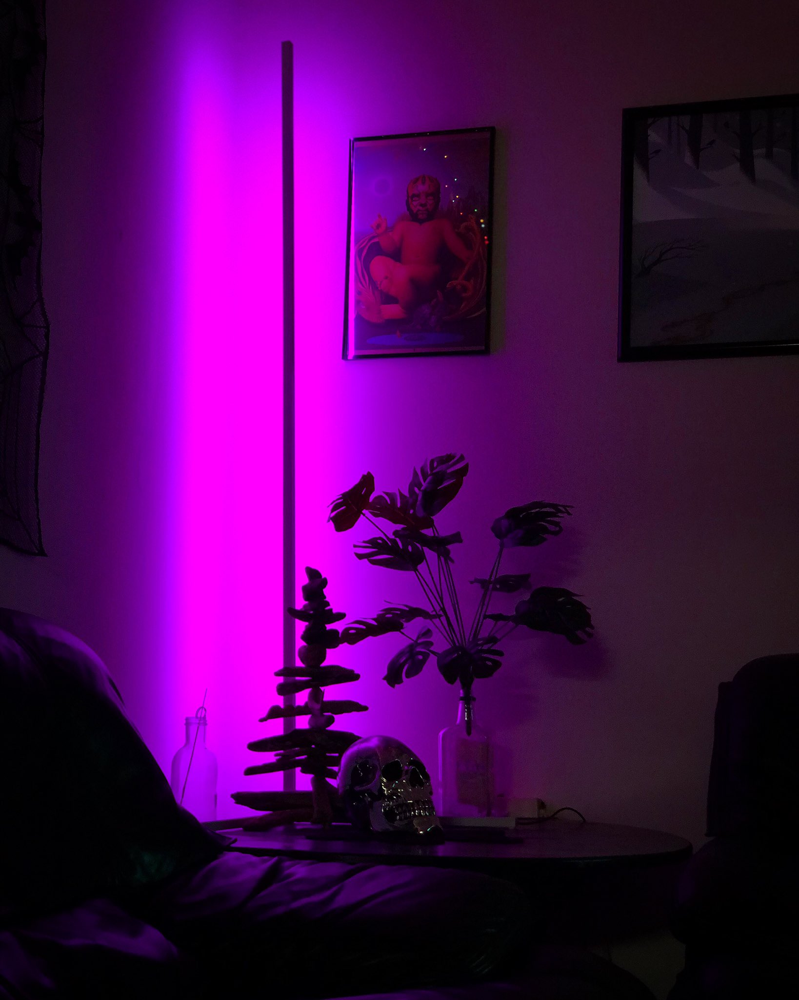 Jacquelin G🦇🥀 on X: Living room vibes 📺 #lights #aesthetic