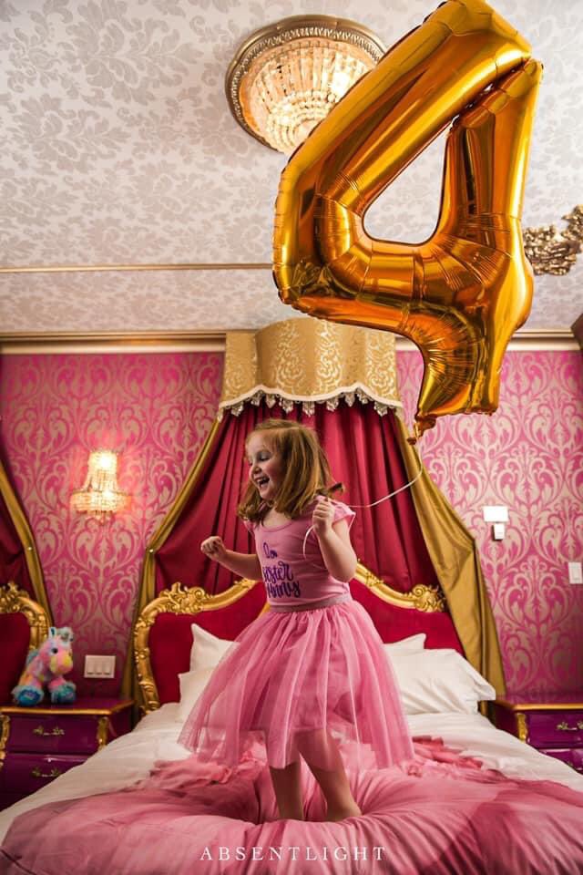 Wowza! Thank you <a href="/AbsentlightRaw/">Aaron Grimaldo</a> for this epic snap of our little firecracker on her 4th birthday in FLH princess room <a href="/Official_WEM/">West Edmonton Mall</a> — you captured her personality beautifully! #Talent #SupportLocalBusinesses #HireProfessionals #JosiePosieRosie