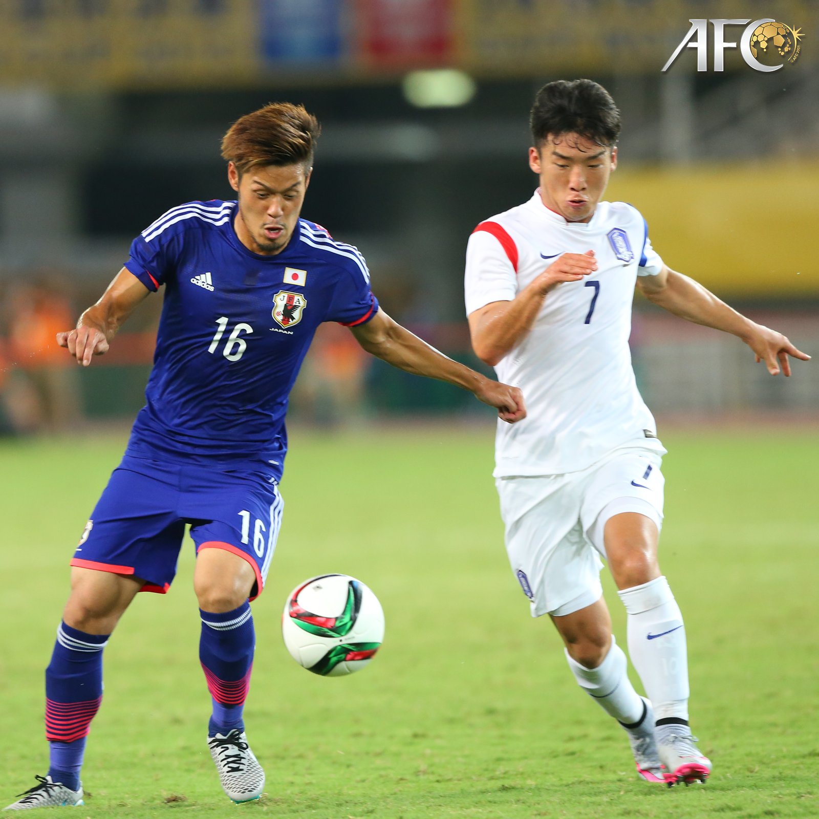 Afcアジアカップ公式 写真で振り返る10年代の日韓戦 7 日本 1 1 韓国 東 アジアカップ15 15 8 5 武漢体育中心 Samuraiblue 日韓戦 T Co Hhuqm4yzuy Twitter