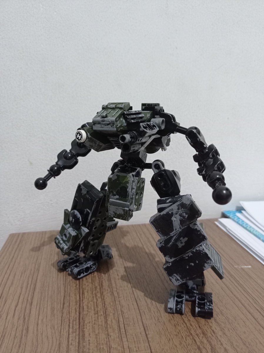 MarveeWith's tweet photo. (WIP) Here's a custom mech I made with random plastic parts. Tried to go for the Armored Core style lol.
#plamo #mecha #mech #mechadesign #custom #custommech #ARMOREDCORE https://t.co/a8vQ53Vpa4