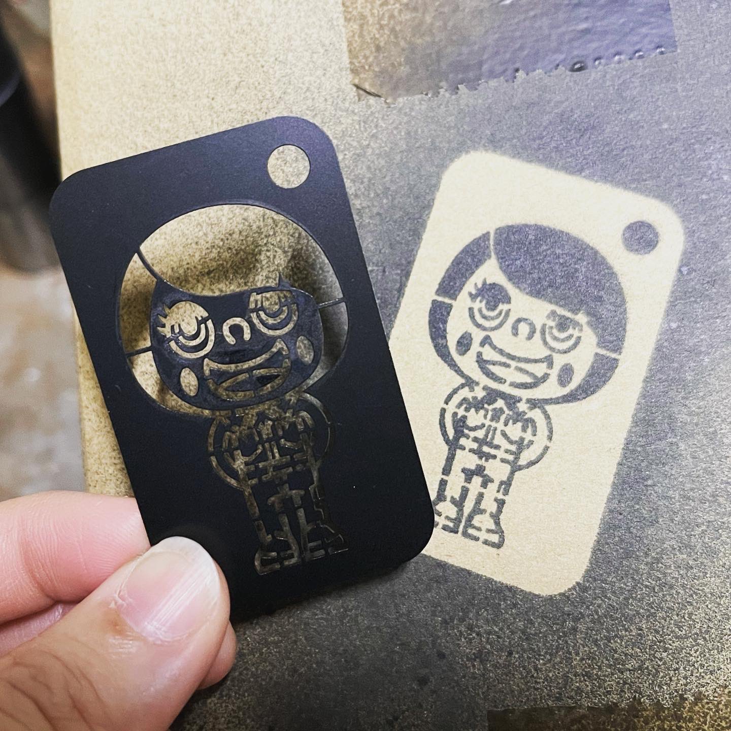 Kayo Toya 町工場と職人が大好きな製造専門のプロモーター 町工場のマチコ のステンシル レーザーでここまで細かいの作ってるのは 初めて見たかも かわいいキャラクター出来ました あっちこっちで登場してきますよ キャラクターの生みの親は松下