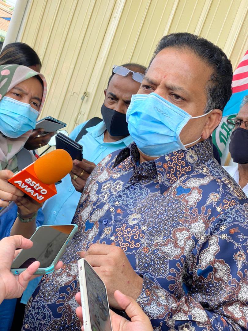 TSVigneswaranSA's tweet photo. “I hope Umno will make the right decision despite allegations of certain leaders having ‘private discussions’ with PH because the grassroots will not be agreeable to this.”

#TSV
#TanSriSAVigneswaran
#PresidenMIC
#MICMemimpin
#MICPrihatin

Read More: 
https://t.co/zwAZL8QqfQ https://t.co/tjcmslPf78