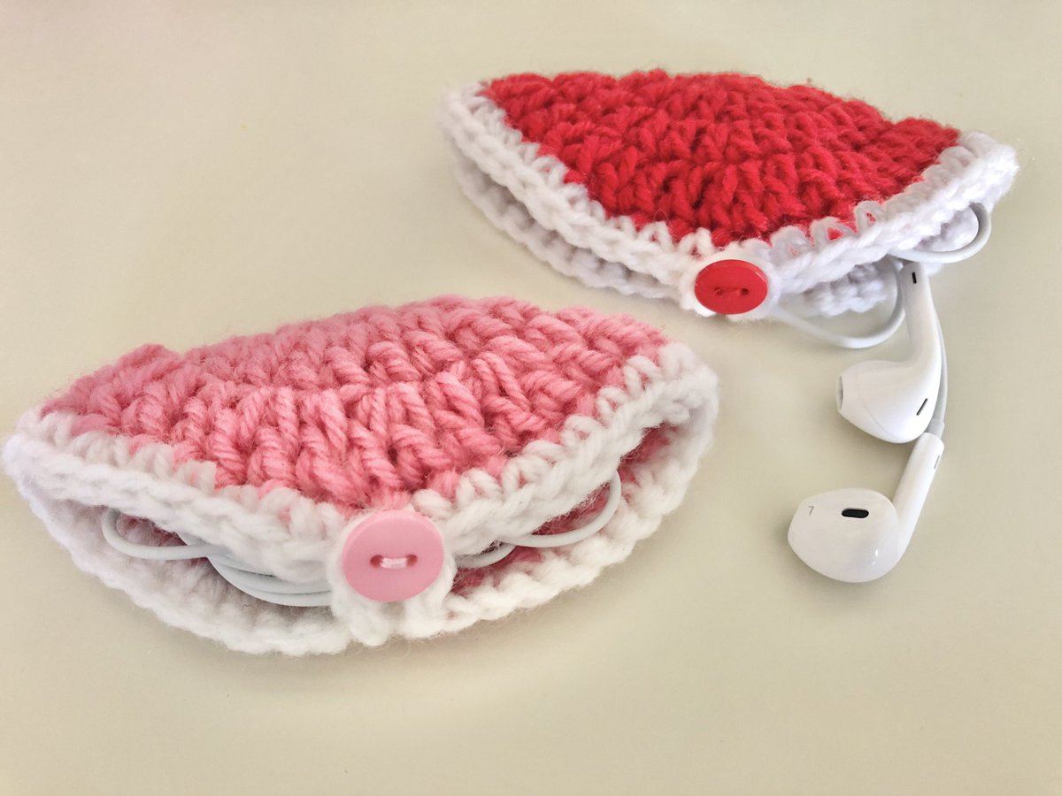 blessings_kc's tweet photo. Made crochet headphone holders!!🎧🎧🤗🤗💓❤️

God bless💛 
*************************
#crochet #crochetproject  #handmade #crafts #headphones #holders #headphoneholders #diy #accessories #crocheting #projects https://t.co/9Eg1TQZHoJ
