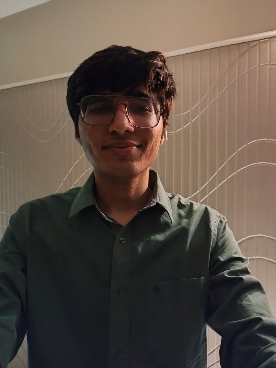 gizmoddict's tweet photo. Redmi Note 10 Pro Max vs Galaxy A52 Night Mode😲 What kind of sorcery is samsung doing? The night mode is really good on the A52 https://t.co/JI7WDnVsSU