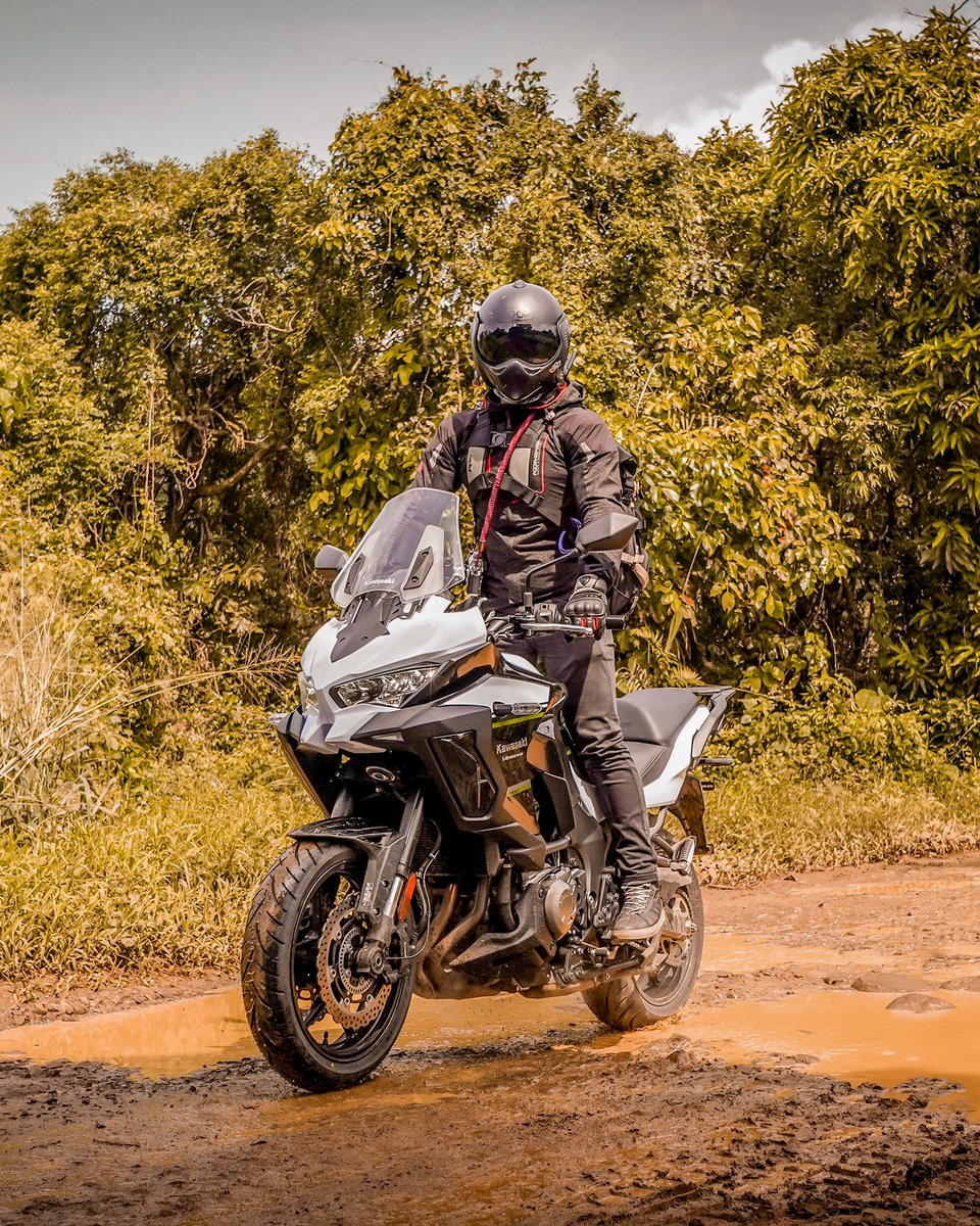 Out in the wild with my Versys 1000.💯 . . . @wheeltek #Wheeltek @kawasakileisurebikes #KawasakiPH #Versys1000 📷: @sean_farinas