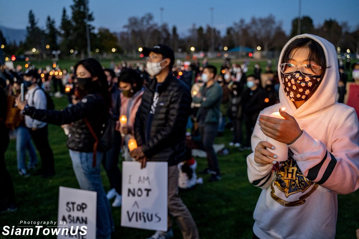 SiamtownUS's tweet photo. Stop Asian Hate Candlelight Vigil.
#asiansarehuman #justiceforvicha #standforasian  #stopasianhat 

Full album https://t.co/skPIIU6wSY

Photo by @artpattara https://t.co/rRmGN2QuYD