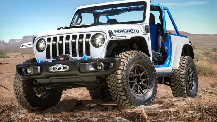 MarketRebels's tweet photo. $STLA unveils electric Jeep Wrangler concept https://t.co/E4B3buUMCc