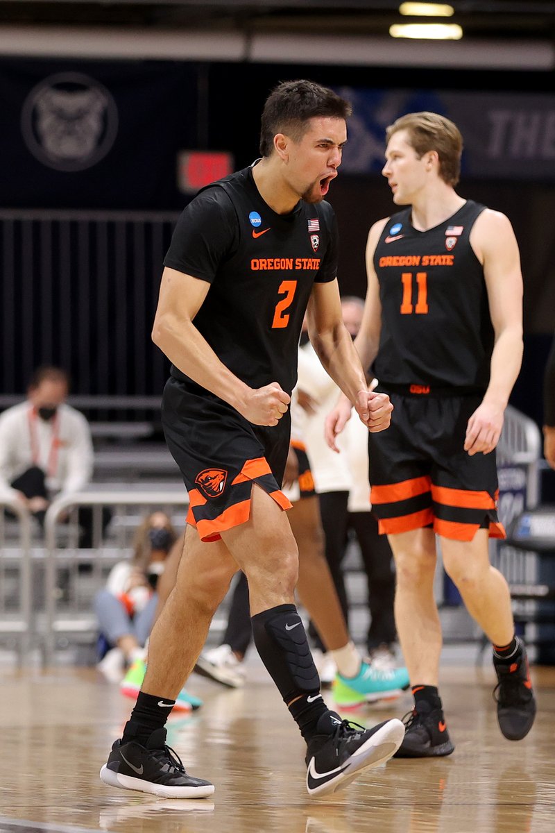 BleacherReport's tweet photo. OREGON STATE KEEPS DANCING 🔥

Beavers upset No. 4 Oklahoma St. to advance to the Sweet 16 https://t.co/DrPT8qMUFV