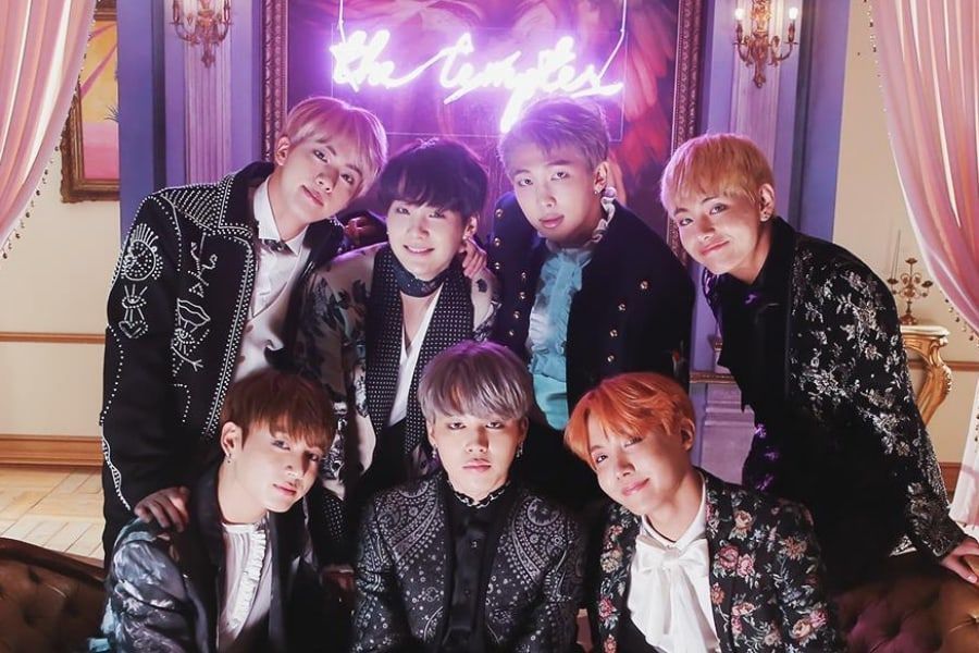 Mangochichinim2's tweet photo. I thought Blood sweat and tears was BTS full name 💀
#ArmyConfessionTime https://t.co/Bfn3FnAry7