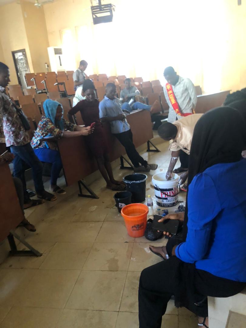 rac_unilorin's tweet photo. On Sunday 21st March, 2021 Rotaract Club of University of Ilorin had her Vocational Service Project, where club members were trained on how to make pqint https://t.co/1oNUU08X9D