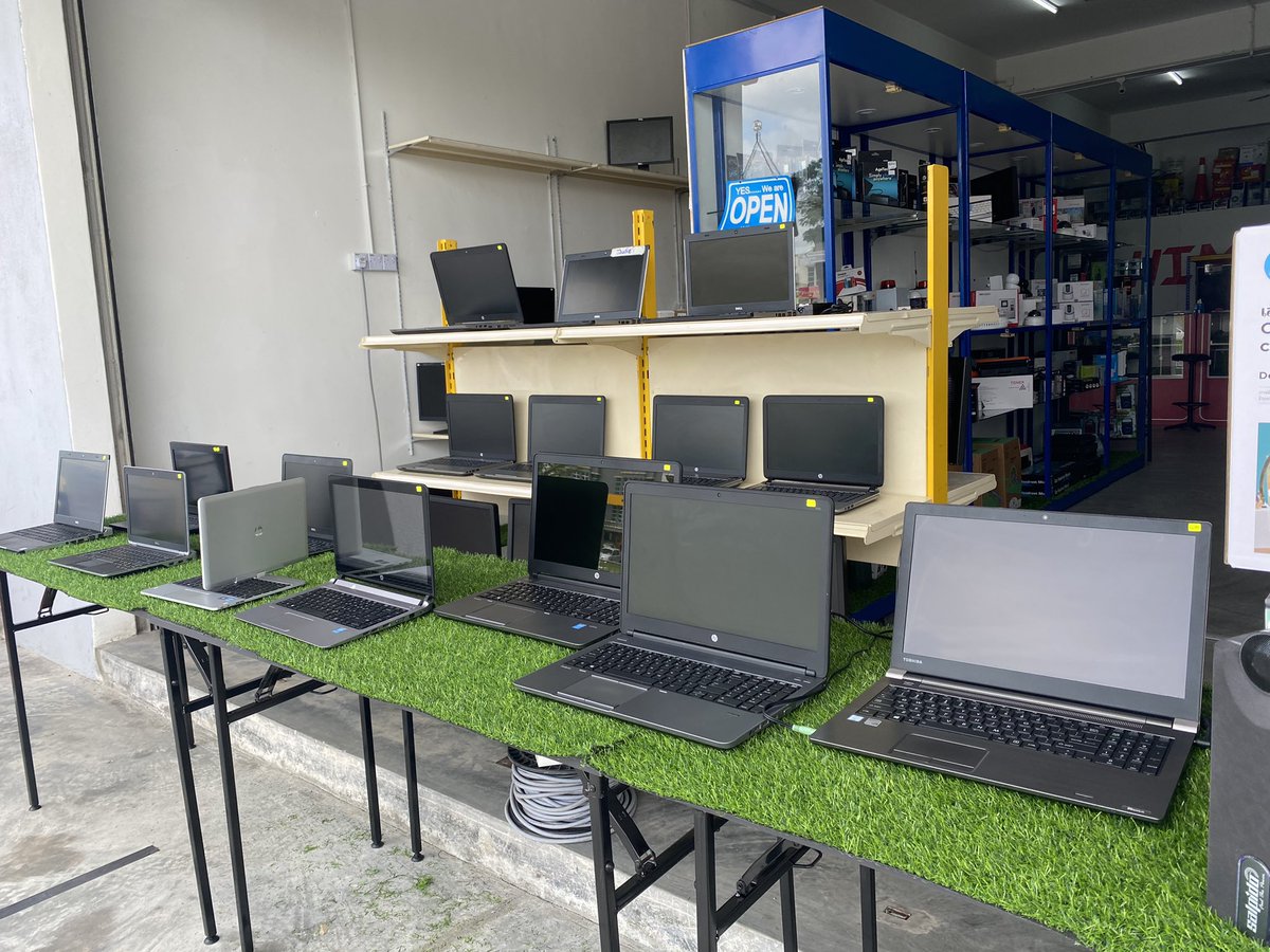 aLia_curios's tweet photo. Habiskan stock terus ! Laptop harga RM500 ada banyak unit, sumpah kau takkan dapat kat kedai lain. Paling gila i5 pun banyak bawah 1k

Tab ? Aku ada yang harga 300. Autocad laptop pulak semua bawah 1.5k siap ssd dgn 8gb ram

Ni murah tahap gaban ! aku nak bantu semua orang ! https://t.co/XZgG8lhHY8