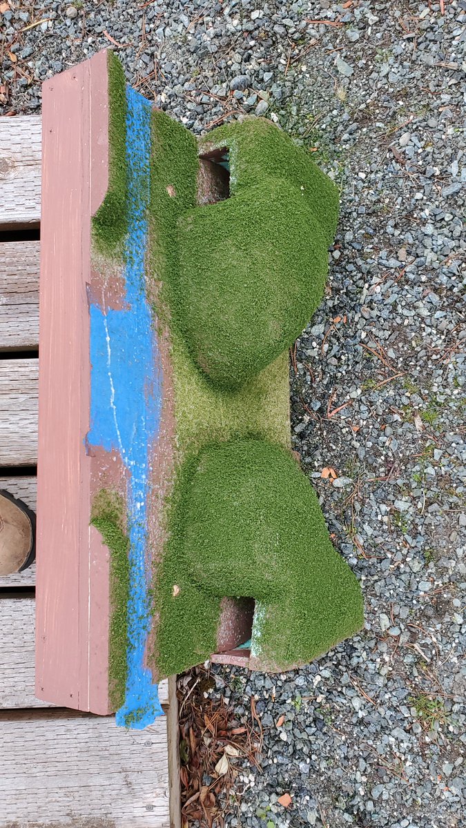 theStevenMCox's tweet photo. Added grass to the mountains. Definitely recommend doing it outside, or somewhere you do not mind making a large mess. Gravity is also your friend for covering the steep areas. #KATOttrakprogress https://t.co/C0PytbxxRU