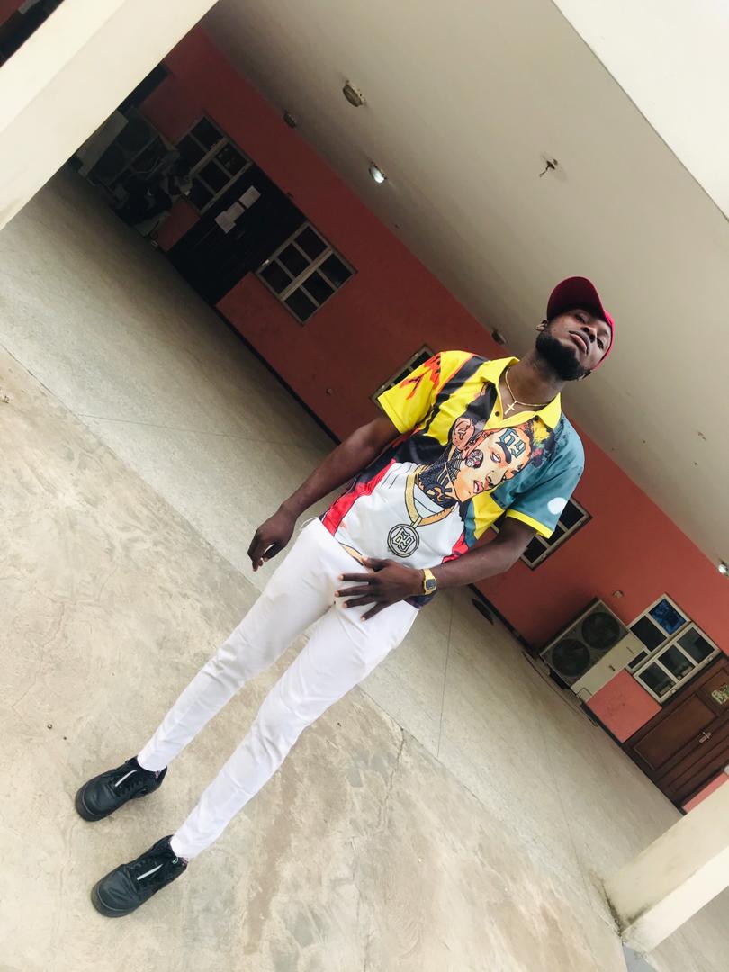 topbrandrdk's tweet photo. I'm not a bad boy, even though I was caugh drinking mixed teams at the corner of the bar #AdekunleGold #simi #gistlover #AGBABY https://t.co/6N7nDDBzDc