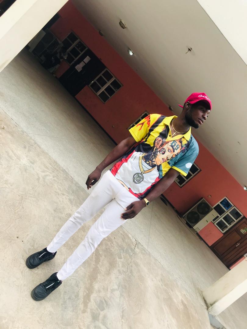 topbrandrdk's tweet photo. I'm not a bad boy, even though I was caugh drinking mixed teams at the corner of the bar #AdekunleGold #simi #gistlover #AGBABY https://t.co/6N7nDDBzDc
