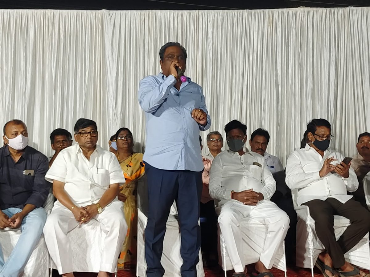 DamasubbaraoOff's tweet photo. 86వ వార్డు ఆత్మీయ సభలో భారీగా పాల్గొన్న ప్రజలు, దామా సుబ్బారావు గారి ద్వారానే వార్డు అభివృద్ధి -MLA నాగిరెడ్డి గారు.

#ysrcpgajuwaka #YSRCPLeader #DamaSubbarao #YSRCPCECMemberDama #86thwardysrcp #vizagnews https://t.co/ZIPWhdiNGm