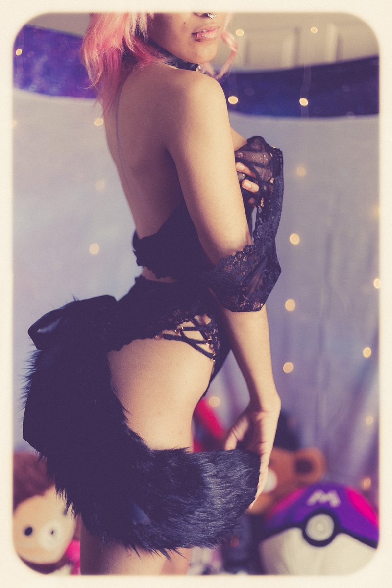 krysleafkitty's tweet photo. Check out my only fans, guys~ Will be posting this set soon~ #lingerie #petite #altgirl #altgirls #coloredhair #dyedhair #pinkhair #piercedgirls #kittenplay #kittenplaygear #kittenplaytail #kitten #sub #submissive https://t.co/bTb5X9JQaE