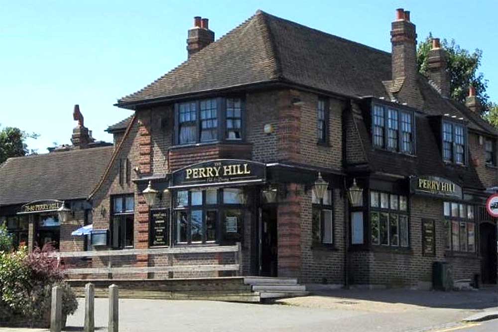 April reopening for The Perry Hill Pub where the kitchen is being run by the person who used to have popular pub The Palmerston; hot-dinners.com/2021032210350/…