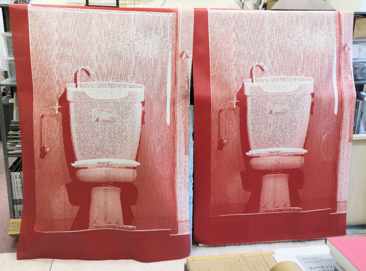 ttsnym's tweet image. ヴェネチアビエンナーレのインスタレーション用に出力したトイレの点群サンプルがかわいい。色味はファサード波板の錆止め塗料の色味に合わせている。
#vba2021jp #vba2021jp #砂木