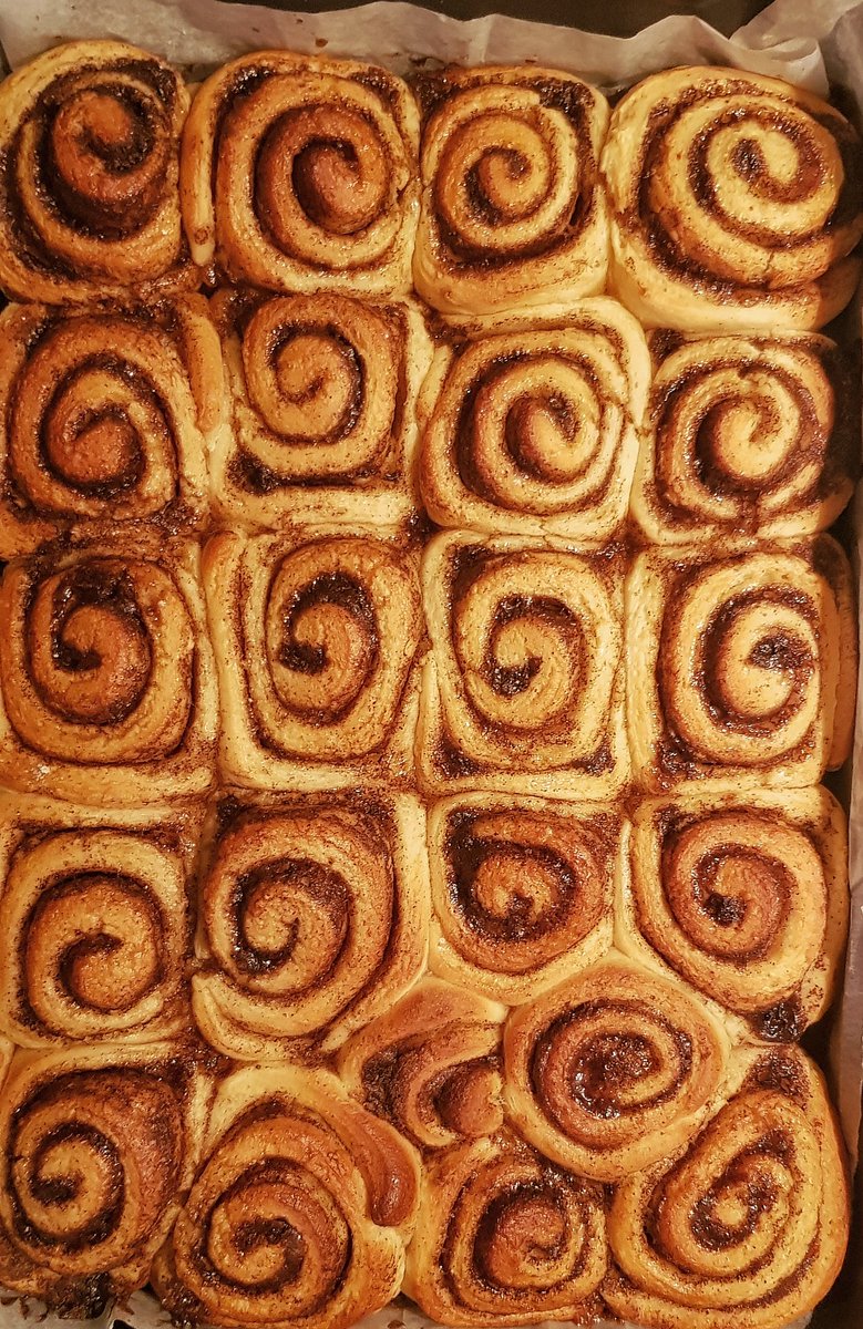 KJenkinsBaking's tweet photo. Yummy cinnamon buns 😍 or swirls, however you want to call them 😜

#cinnamon #morninggoods #cinnamonbuns #cinnamonswirl #bunshun #buns #warm #sticky #delicious #❤ https://t.co/jxgGOdKtfu
