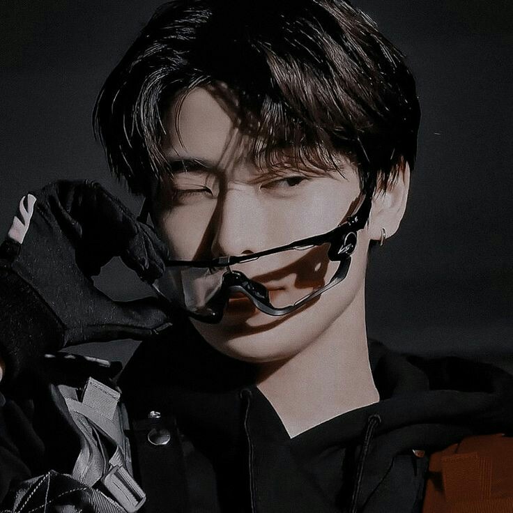 Gw newbie twt
Fambest? Dm aja
Fblb? Janji dah
•
•
•
Ajarin anjim! 
#roleplayerindonesia #roleplayer #roleplayerkpop #rptwt #rpindonesia #rpwindonesia #mutualan