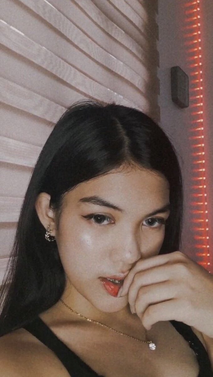 imzyrellee's tweet photo. rawr 🦕 https://t.co/JYJqdvBcvJ
