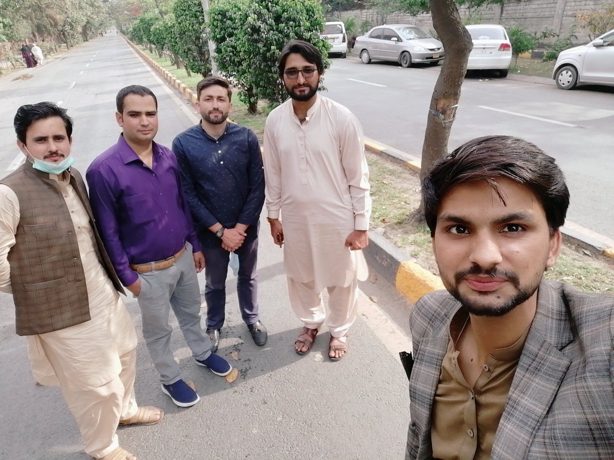 AAPSheikhupura's tweet photo. صوبائی صدر AAP رانا نوریز کے ساتھ شیخوپورہ کے AEOs دھرنے میں موجود

ہے حق ہمارا مستقلی 
ہم لے کے رہے گے حق اپنا 
انشاءلله 
#WhyTeachersOnRoads https://t.co/kiszhmZ5Zs