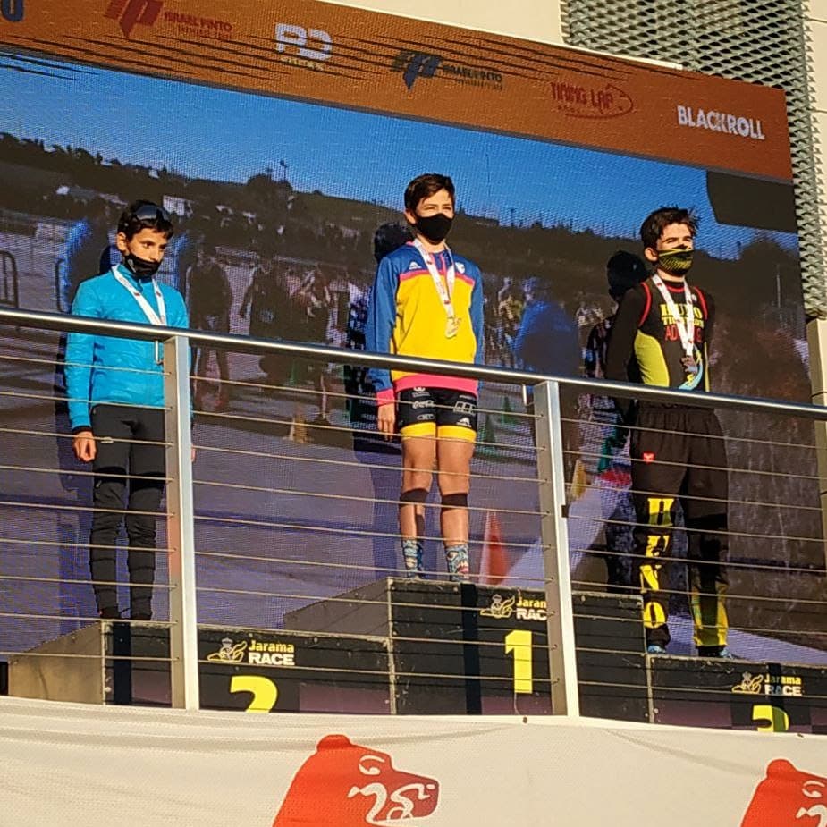 TriatlonSanSe's tweet photo. Enhorabuena a todos nuestros deportistas y en especial  a ❤️ Clara por su 3°puesto en la general y 1° posición en grupo de edad.

💛A  Marta Puy por su 1° posición en grupo de edad.

💙Y en el circuito escolar 1° posición para Álvaro Linares.

#trisanse #triatlonsanse #duatlon https://t.co/LszJaFYCE6